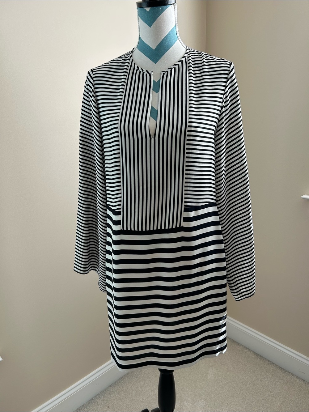 BCBGMaxAzria Black & White Striped Long Sleeve Shift Dress